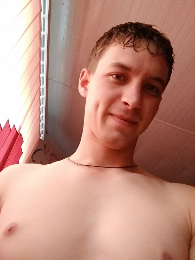 12322172  Evgenii, 32 ,    