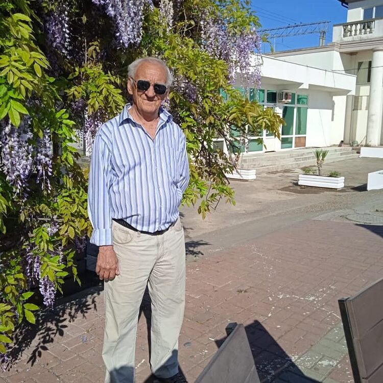  26012412  Evgeny, 75 ,    