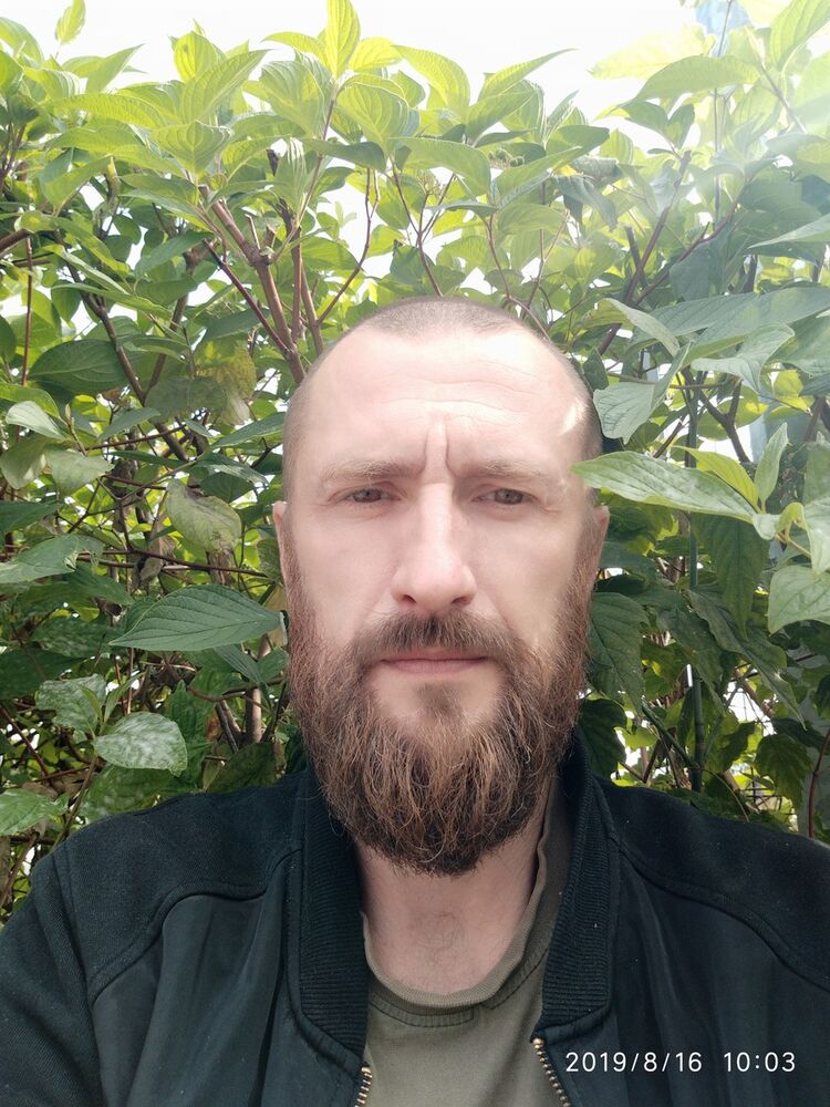  17389652  Viktor, 49 ,    