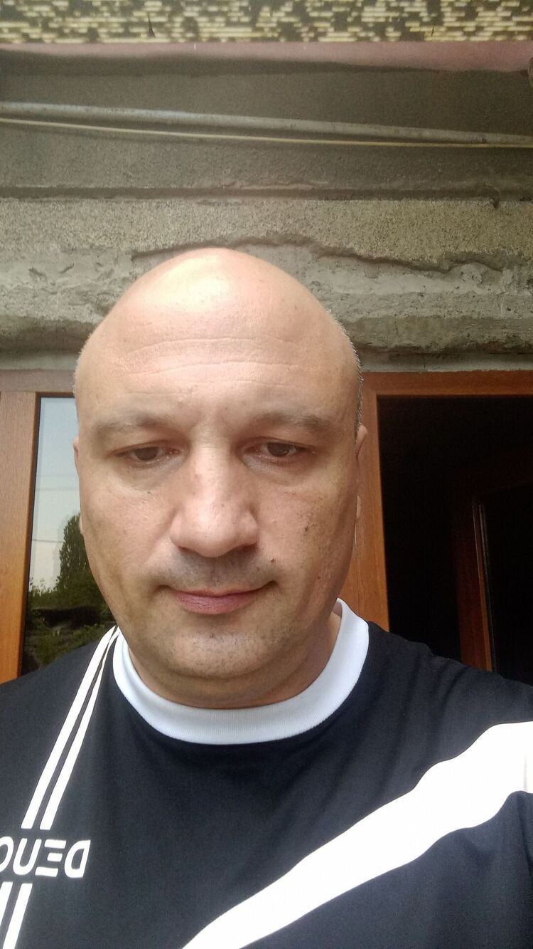  ,   Gagik, 48 ,   ,   