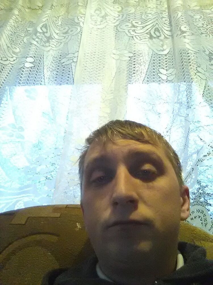  10976862  Sergejs, 37 ,    