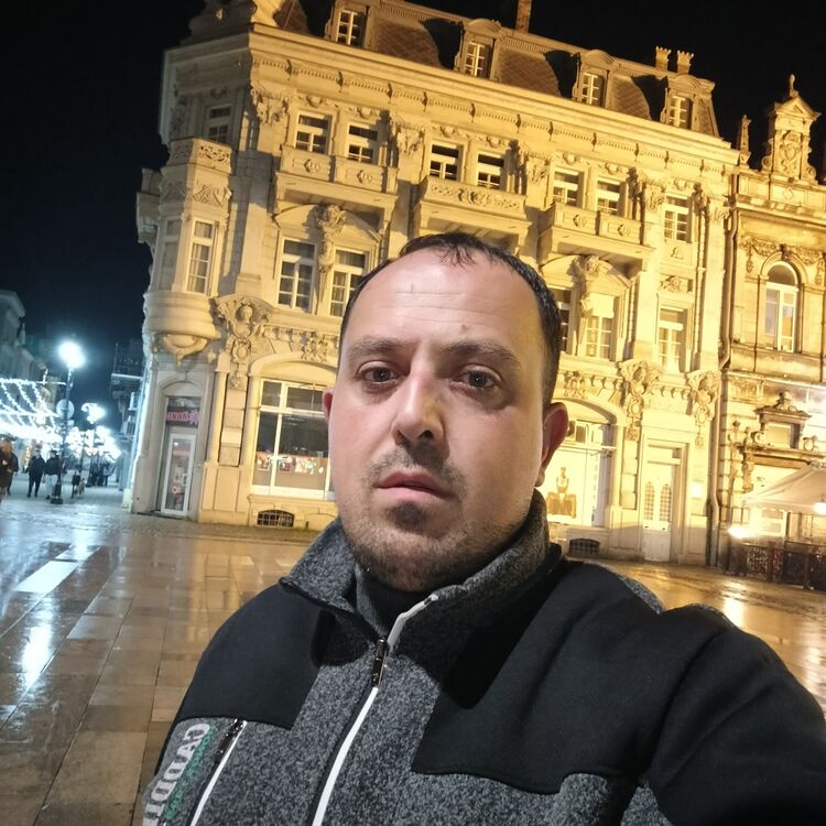  54741702  Harutyun, 33 ,    