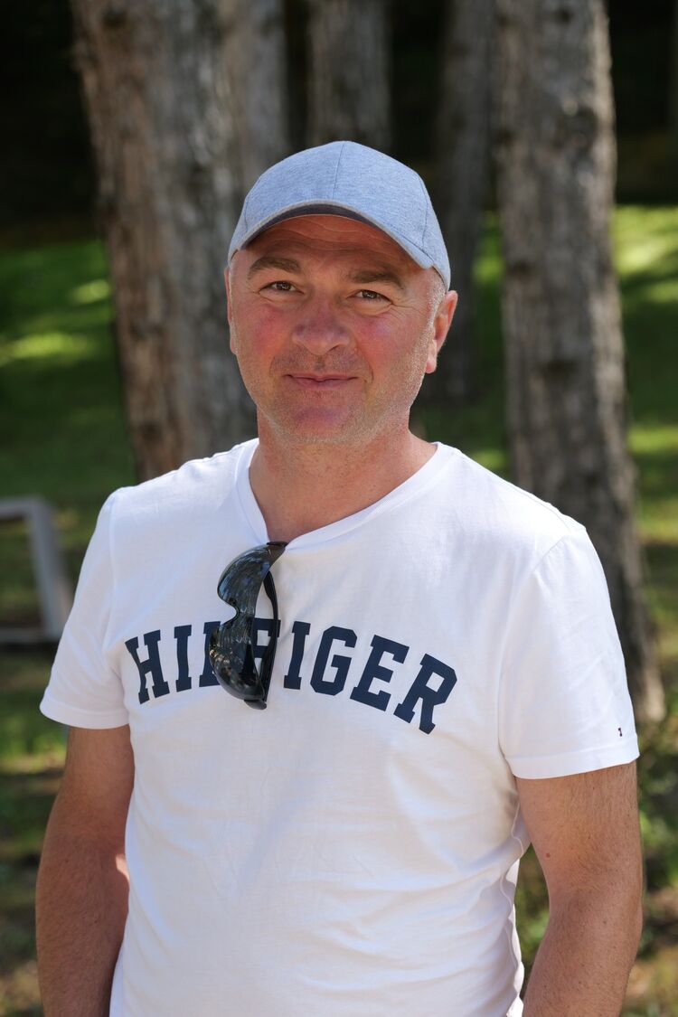  42526062  David, 45 ,    