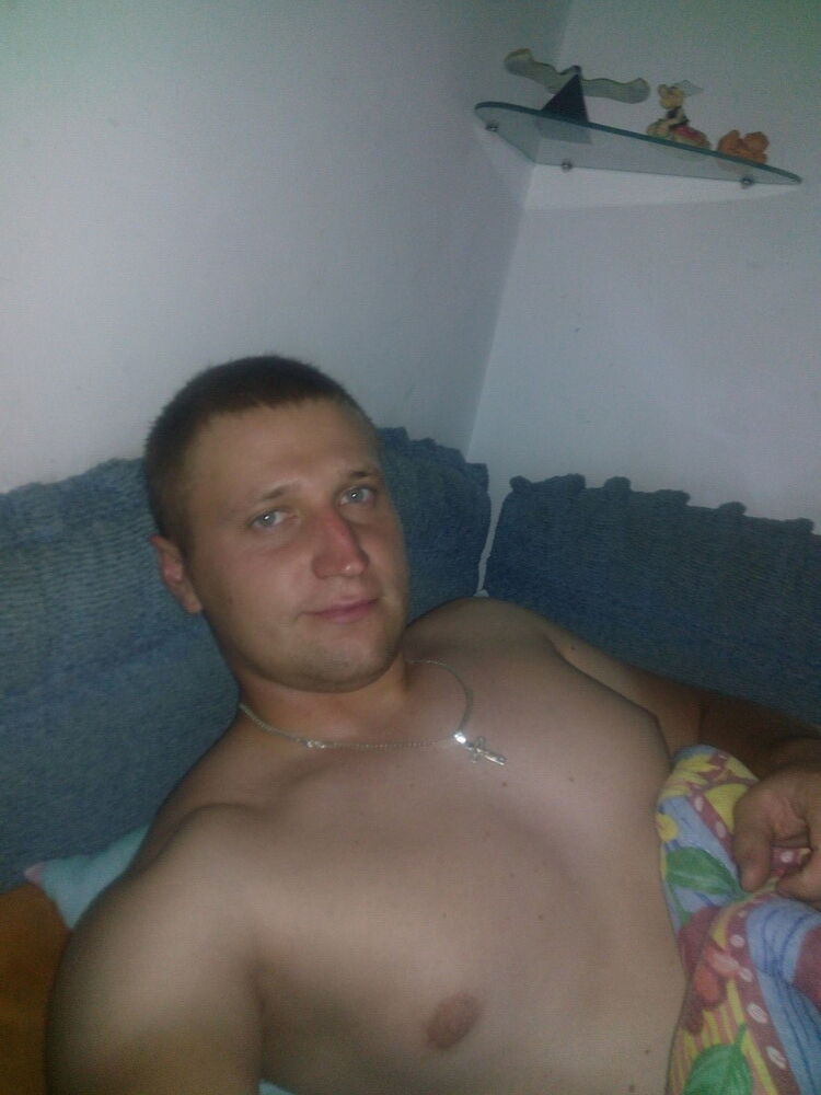  12882402  Andriy, 31 ,    