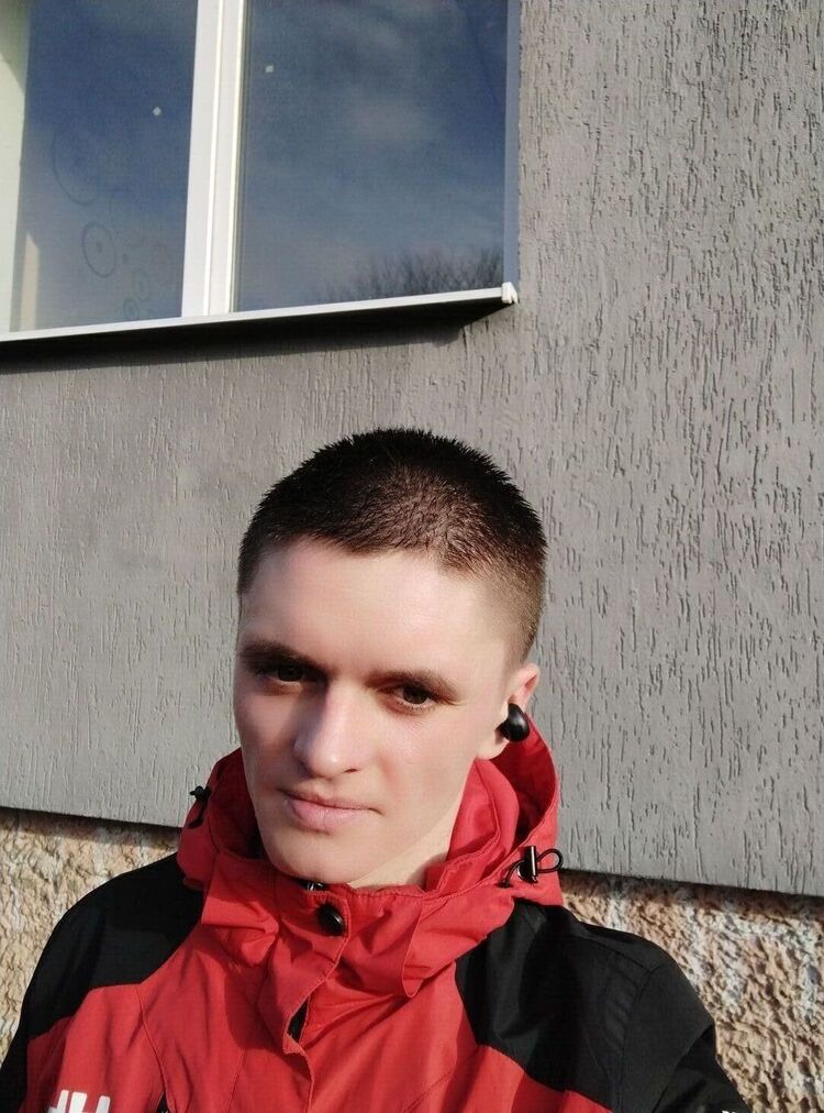  32103822  , 27 ,    