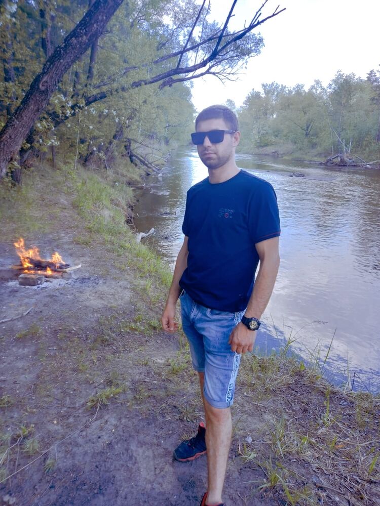  27563202  Artem, 30 ,    