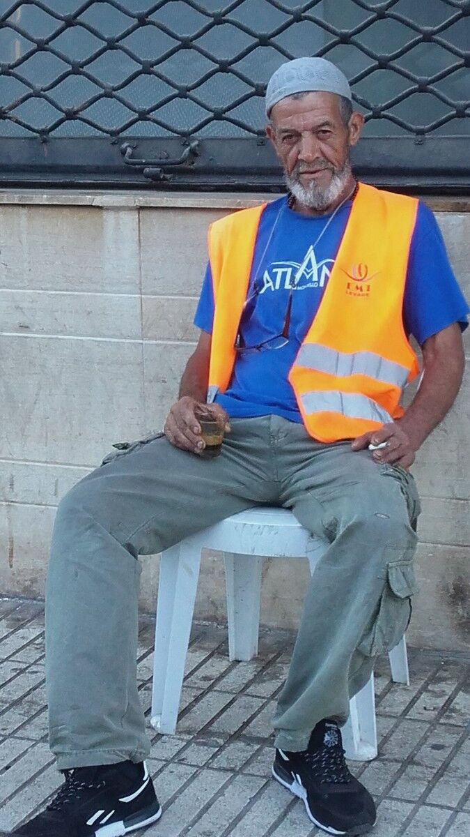  ,   Moustafa, 54 ,   ,   , c 