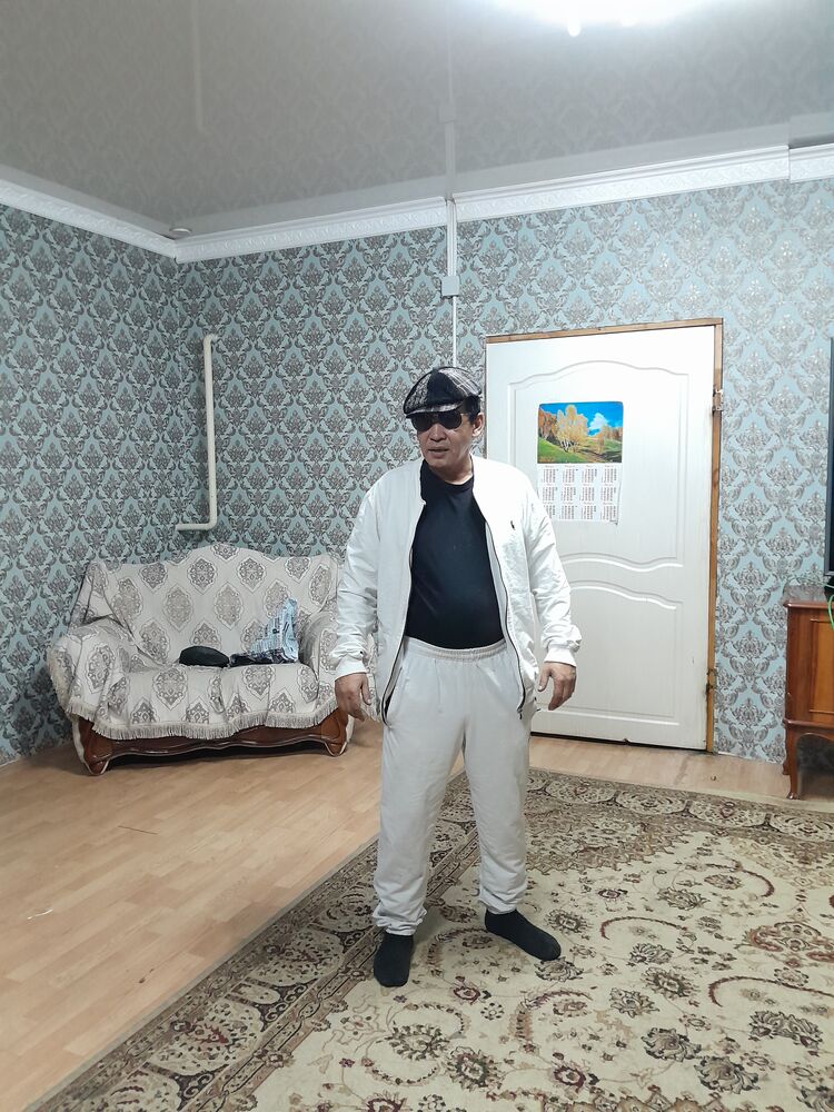  44461712  Seka, 52 ,    