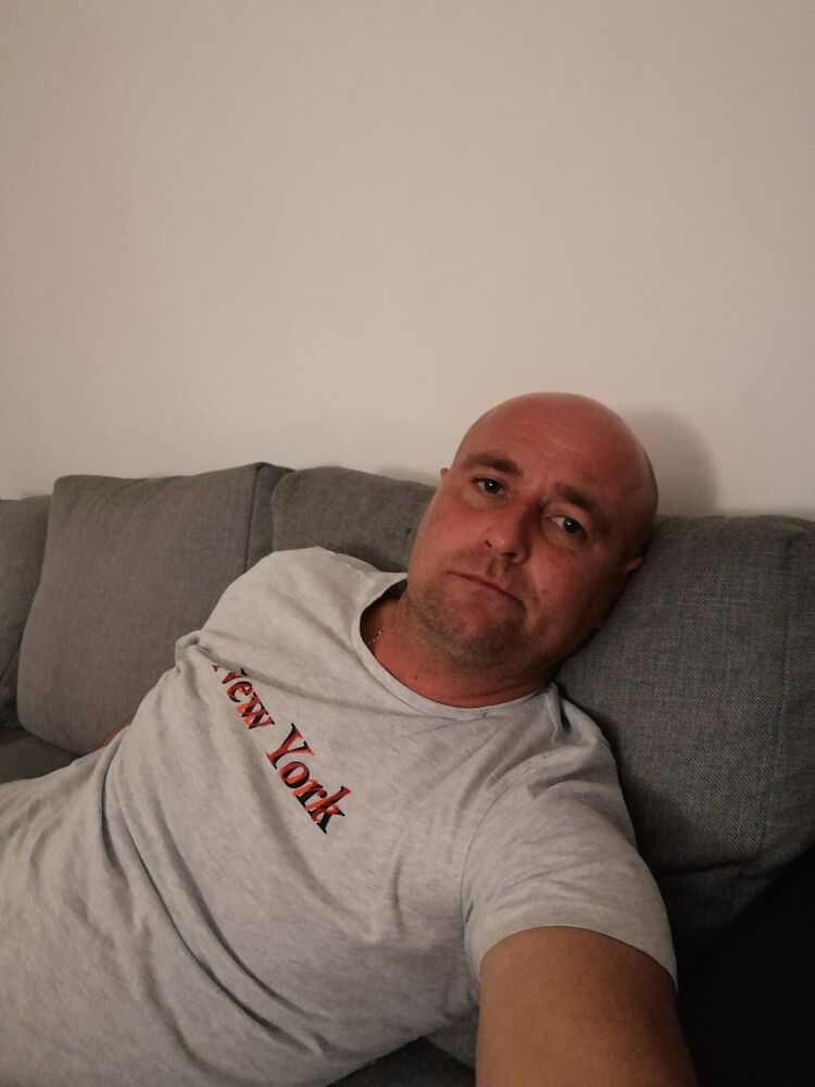  32676012  Jaro, 43 ,    