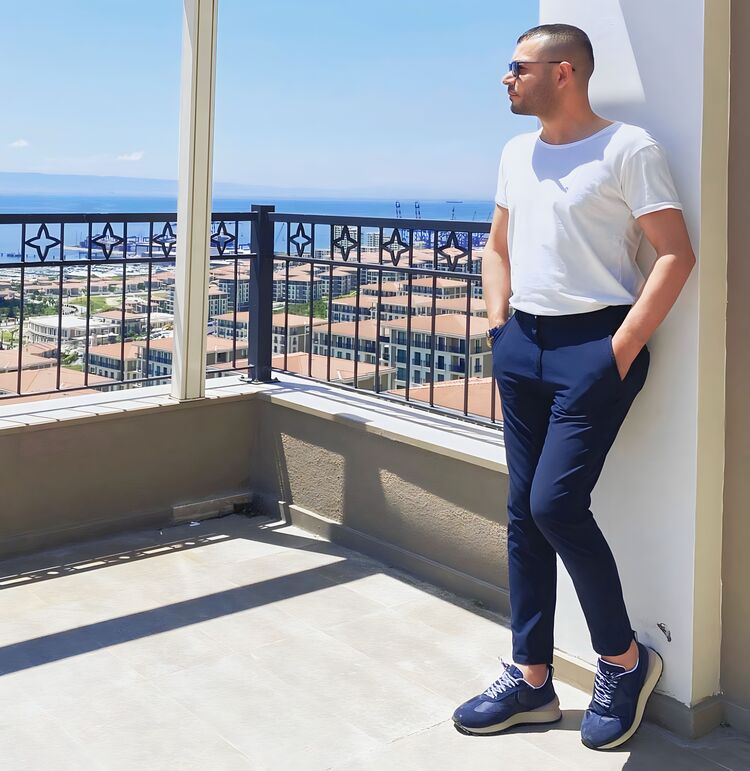  ,   Ali, 28 ,   ,   
