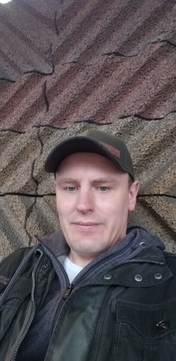  Neuss,   , 42 ,   ,   , c 