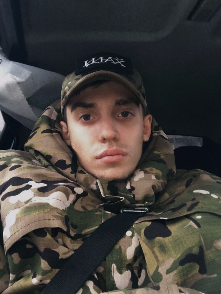  39874672  Artem, 19 ,    