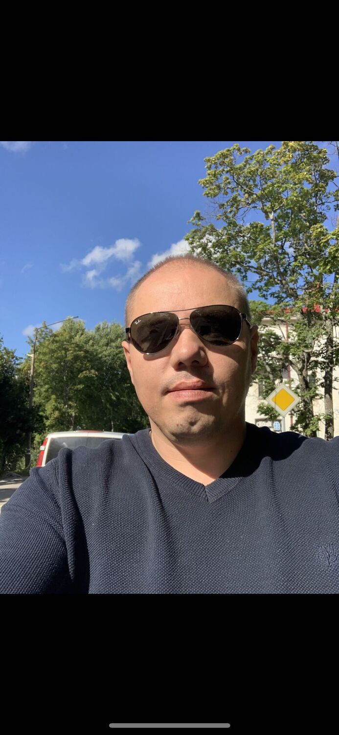  ,   Kent, 37 ,   ,   