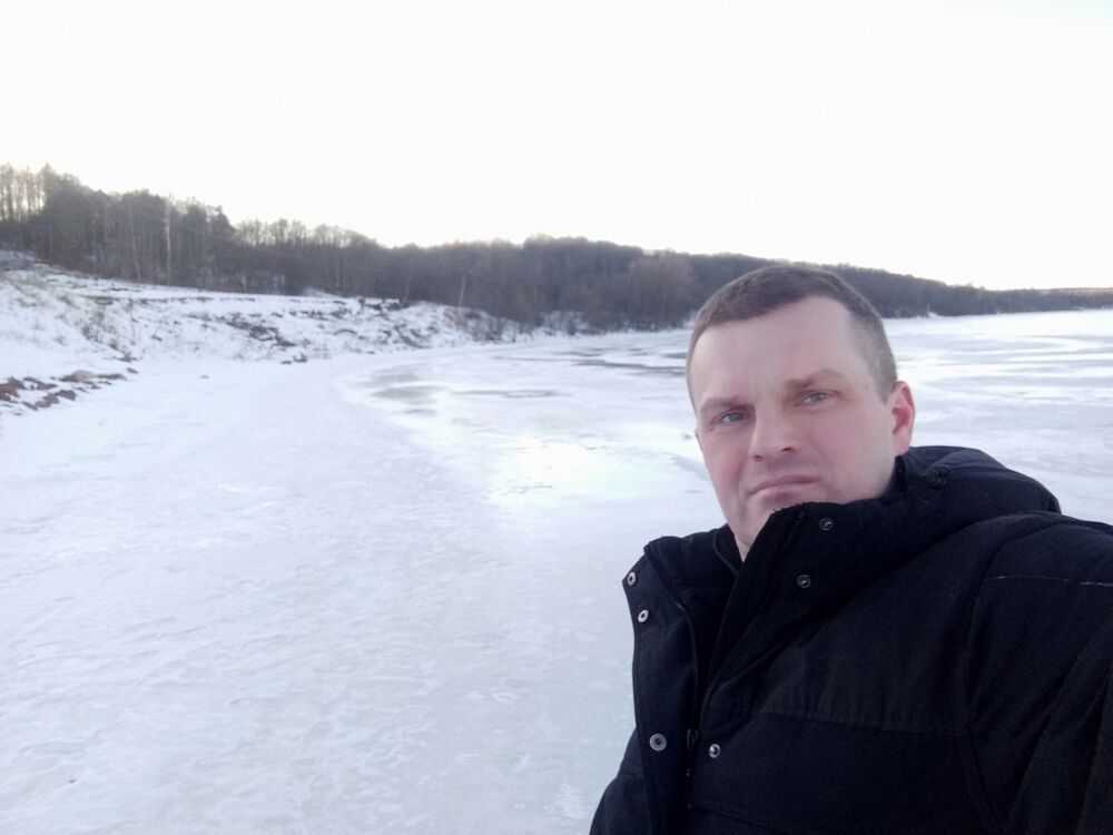  31812072  Denis, 40 ,    -