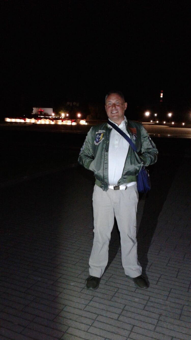  30811022  Rafal, 49 ,    