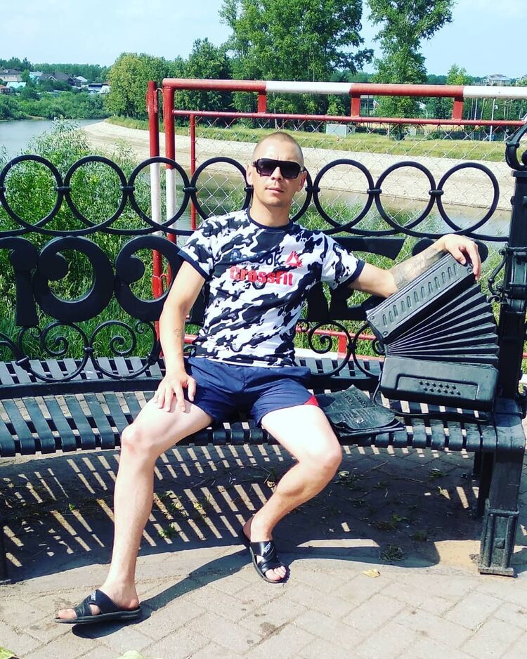  ,   Sergei, 35 ,   c 