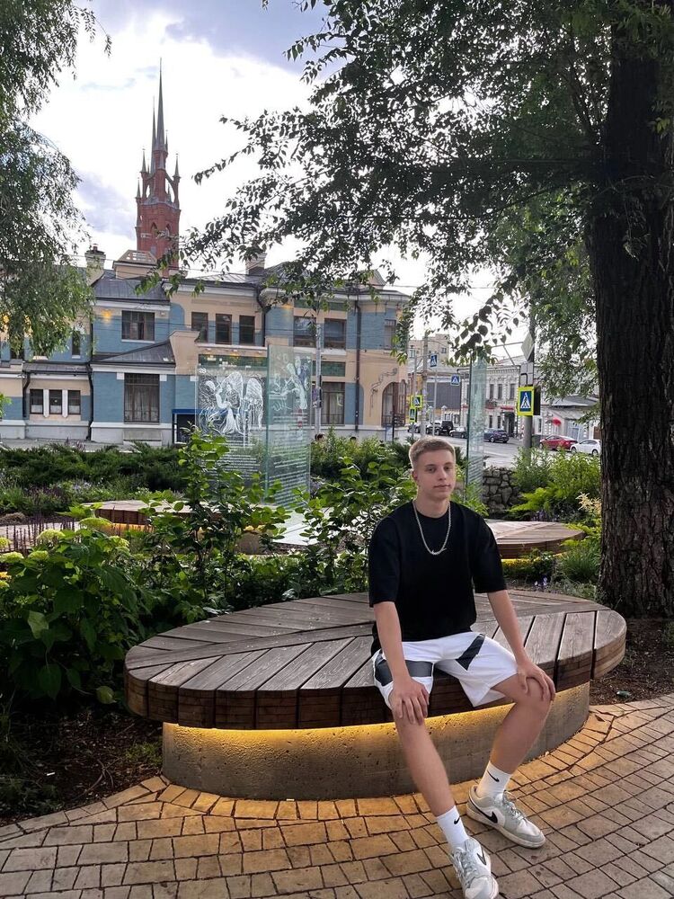  ,   Yury, 19 ,   ,   