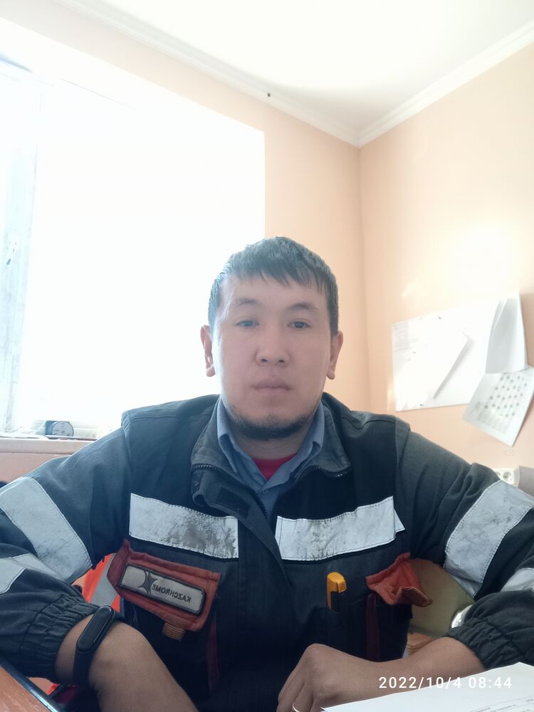  48070302  Ruslan, 36 ,    