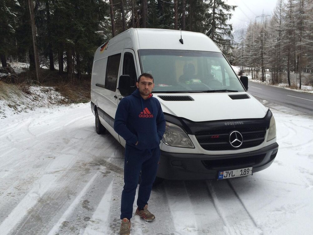  10438822  Vitali, 34 ,    