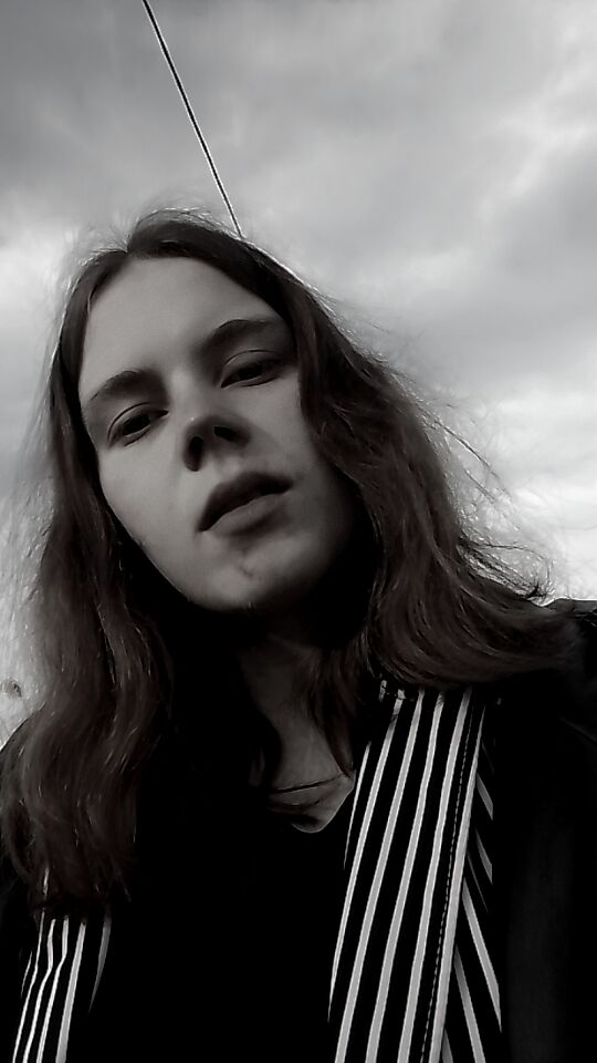 ,   Vlada, 21 ,   ,   , c 