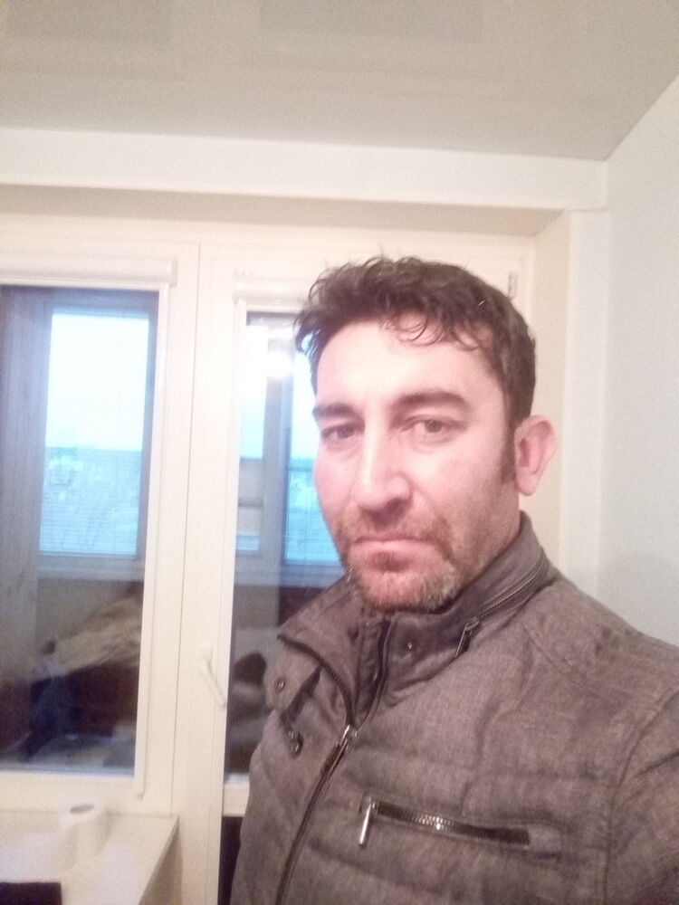  18898452  Orhan, 42 ,    