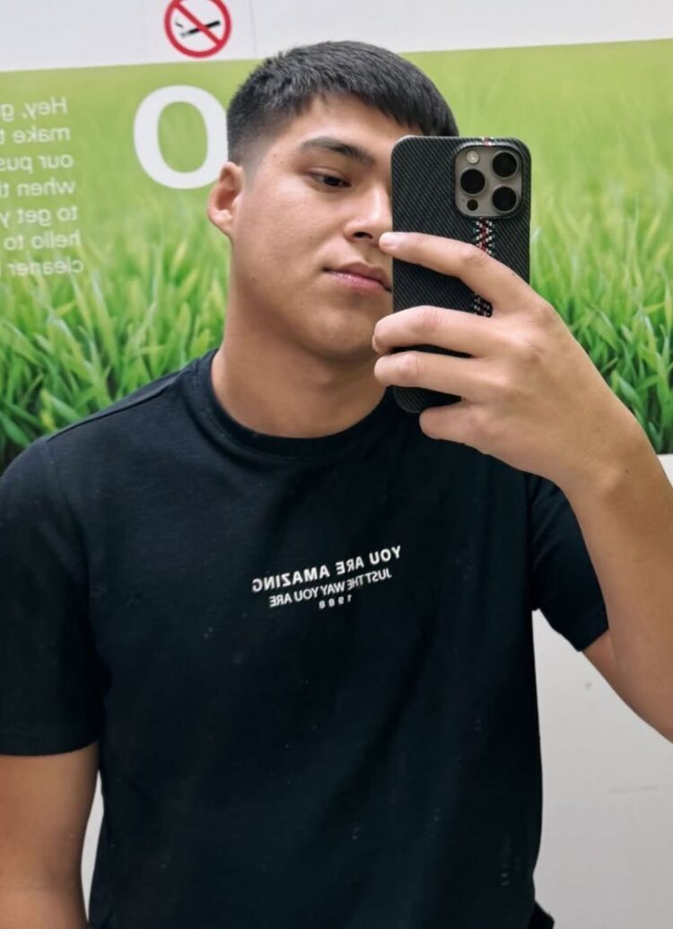  48287972  , 22 ,    