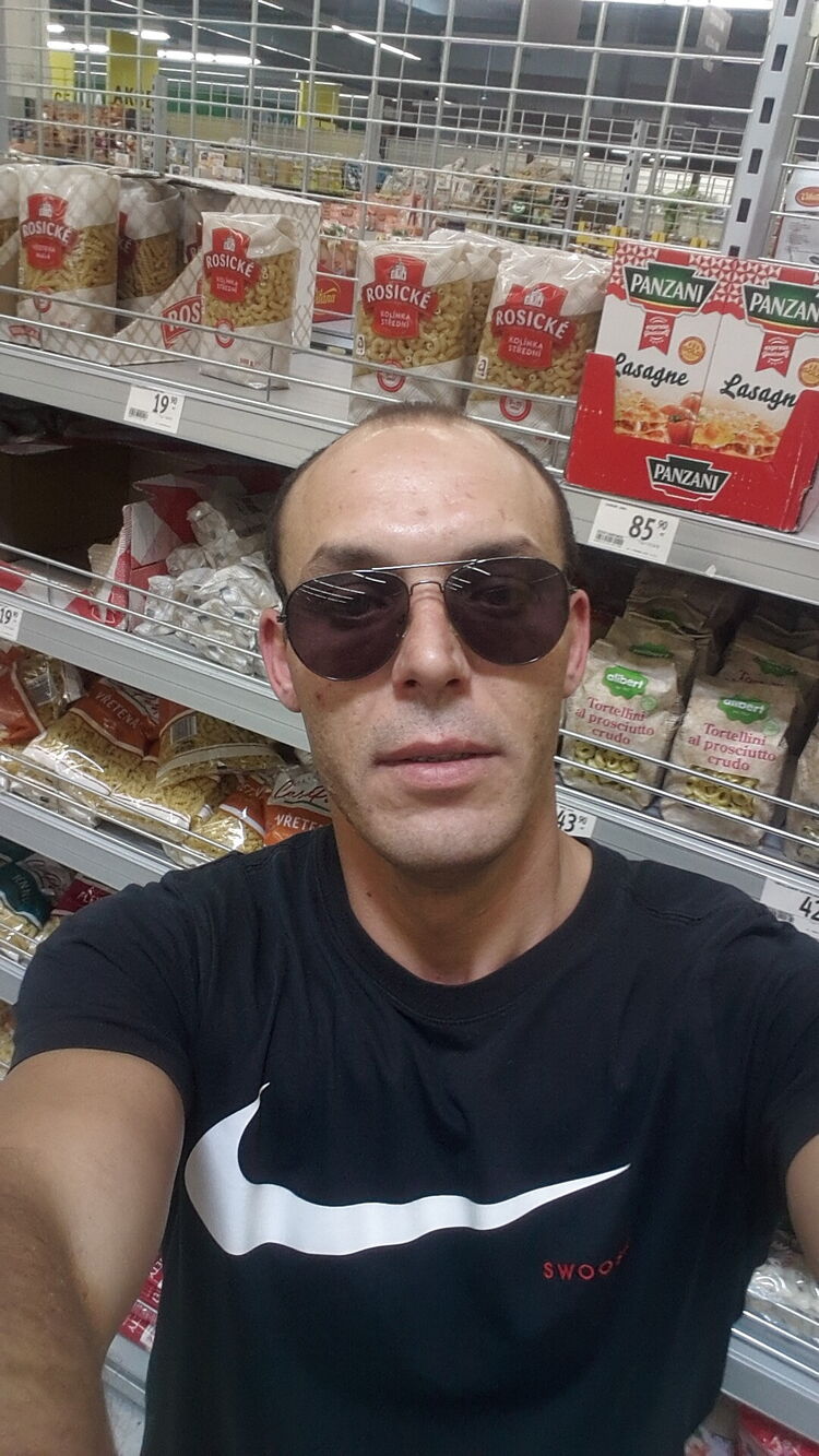  23598032  Mitkin, 40 ,    Ceska