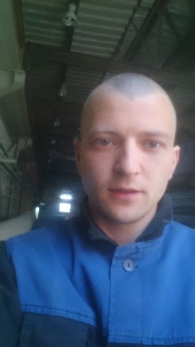  7515842  Sergei, 37 ,    