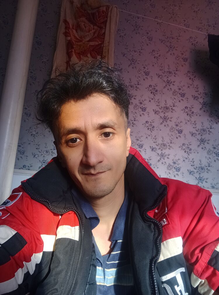  48228132  Wiliambek, 37 ,    
