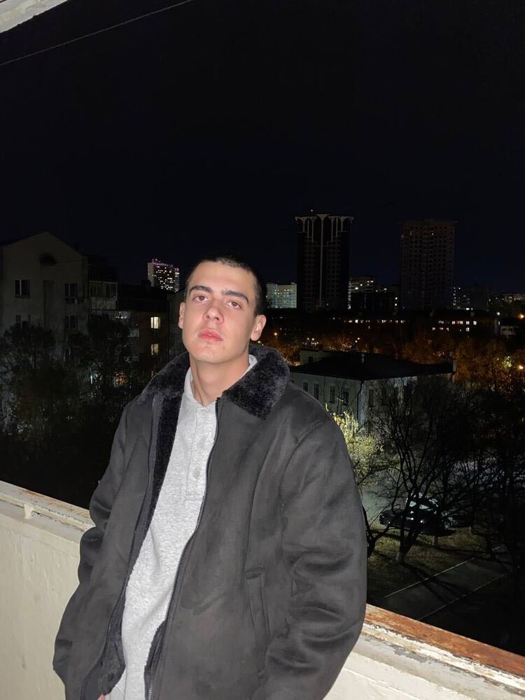  -,   Denis, 26 ,   ,   