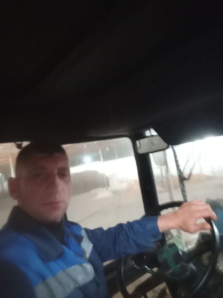  45057972  , 37 ,    