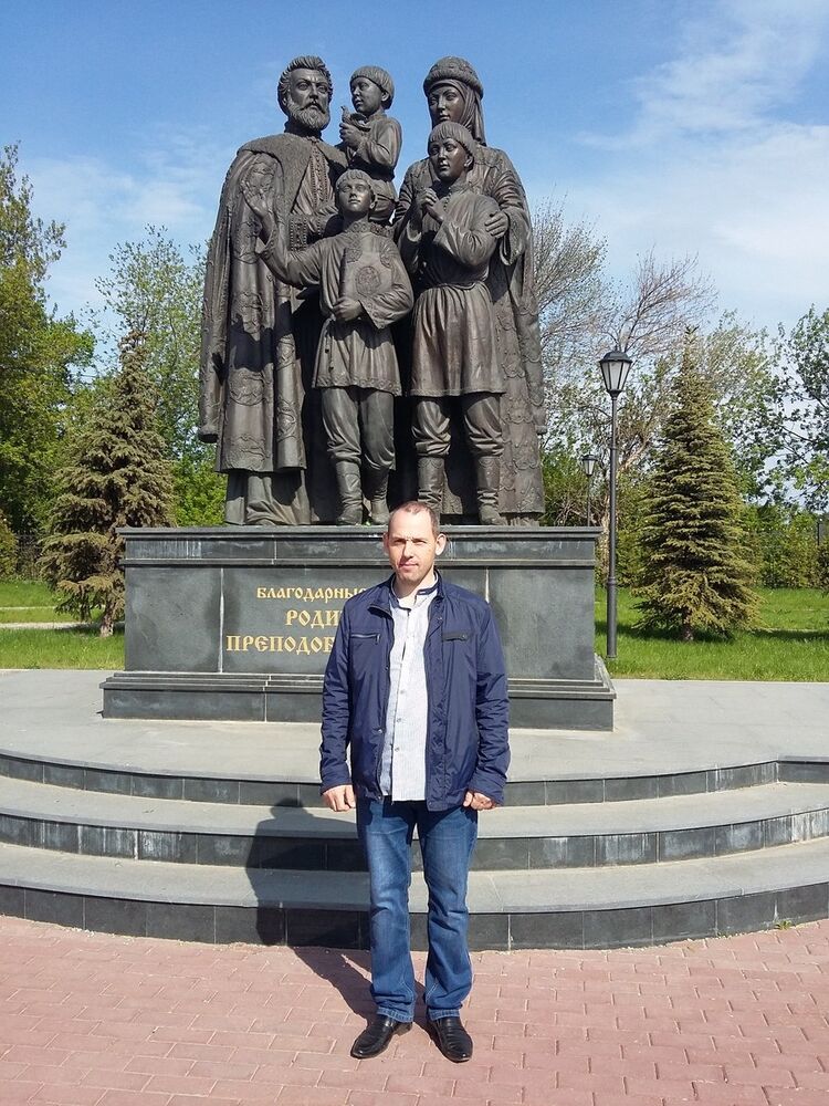  7720432  Andrei, 47 ,    