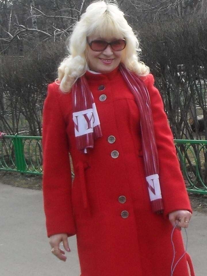  18472362  Elena, 61 ,    