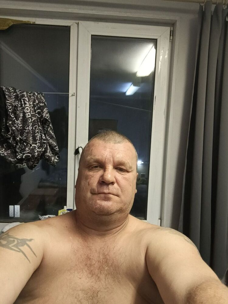  54686092  Alexander, 43 ,    