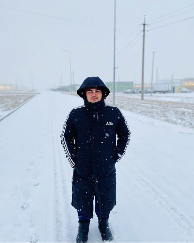  51384452  Bakhrom, 30 ,    