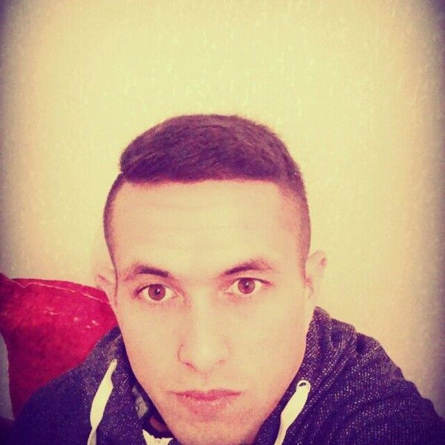  ,   Akbar, 32 ,   ,   , c 