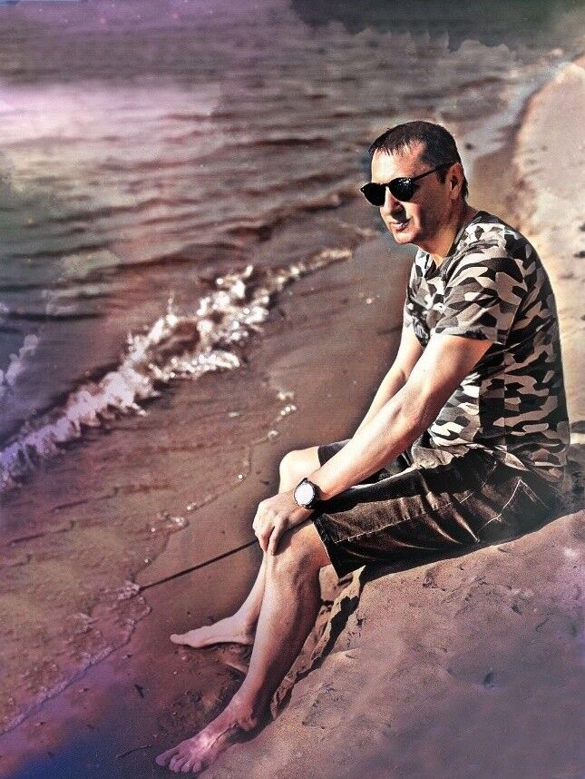  19532252  Rafael, 52 ,    