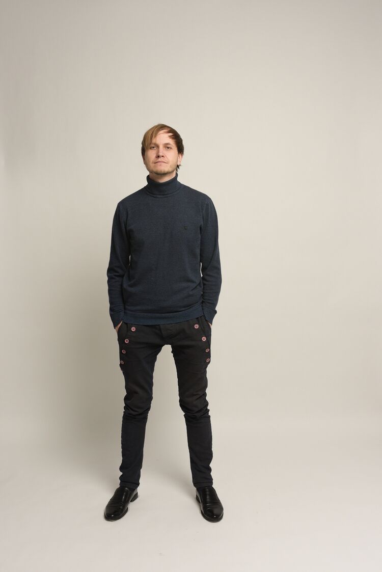  ,   Nikolas, 36 ,   c 