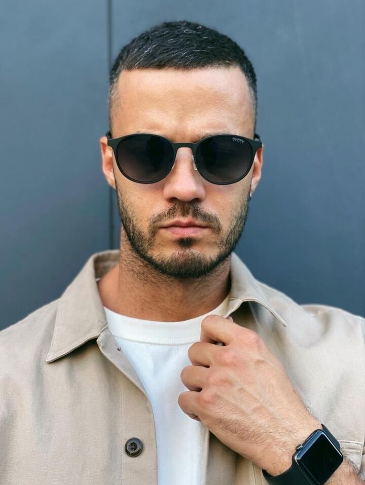  53842062  Pavel, 39 ,    