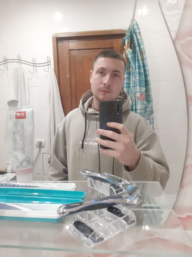  30573922  , 28 ,    