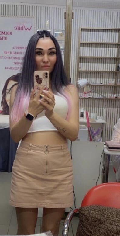  ,   Lara, 38 ,   ,   