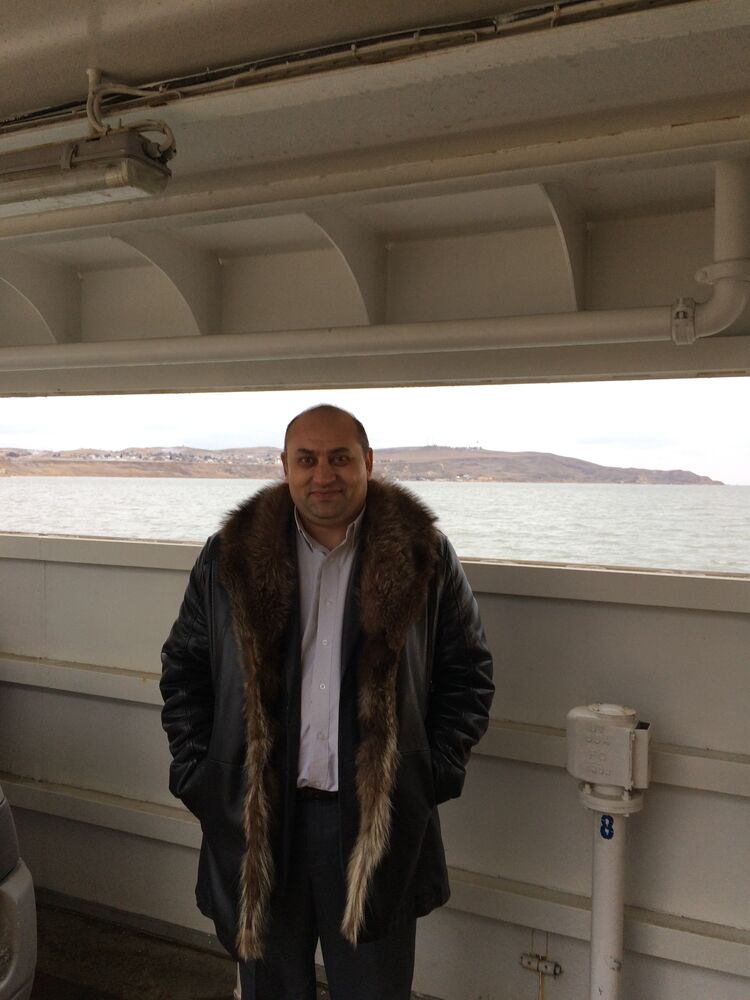  24178922  Serghei, 48 ,    