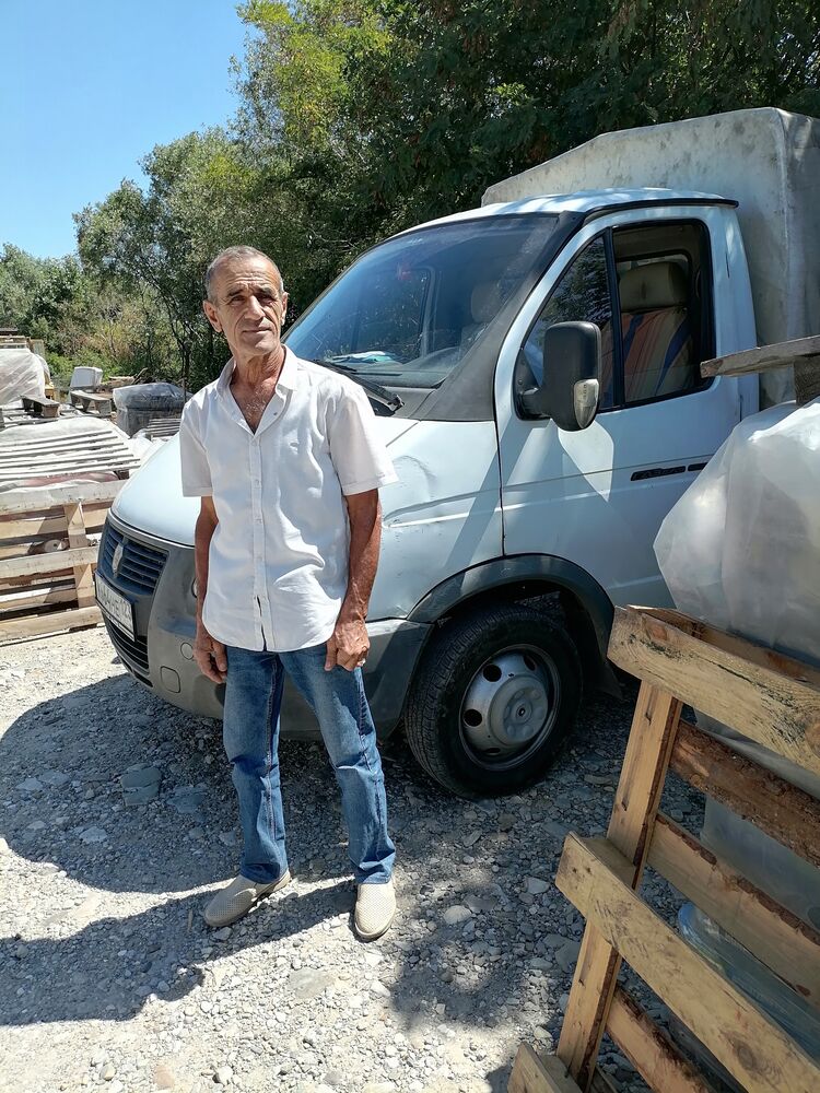  53082602  Khachik, 65 ,    