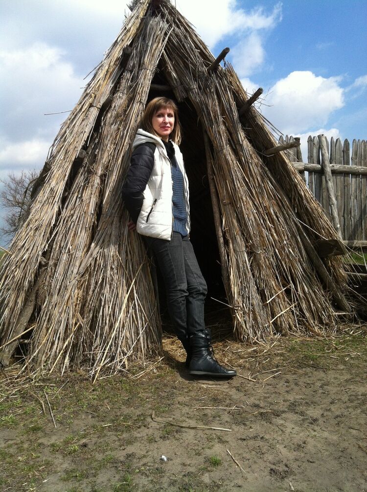  10173782  Vika, 48 ,    