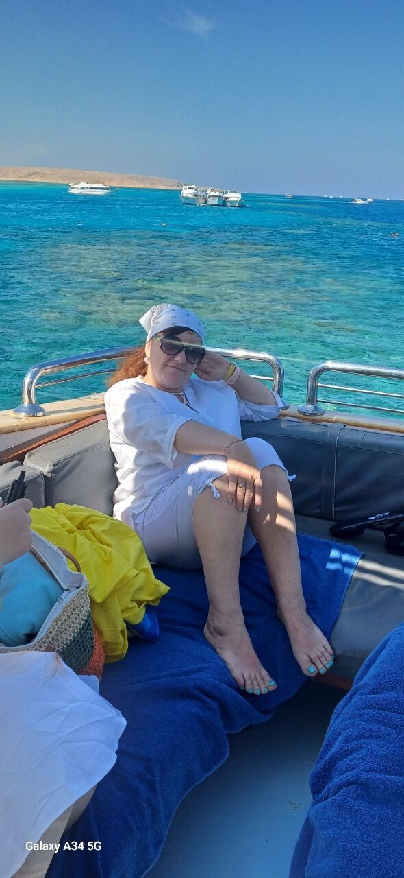  ,   Elena, 52 ,   c 