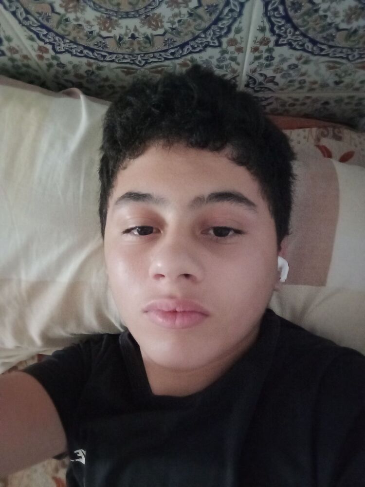  28180892  Yasser, 21 ,    Martil