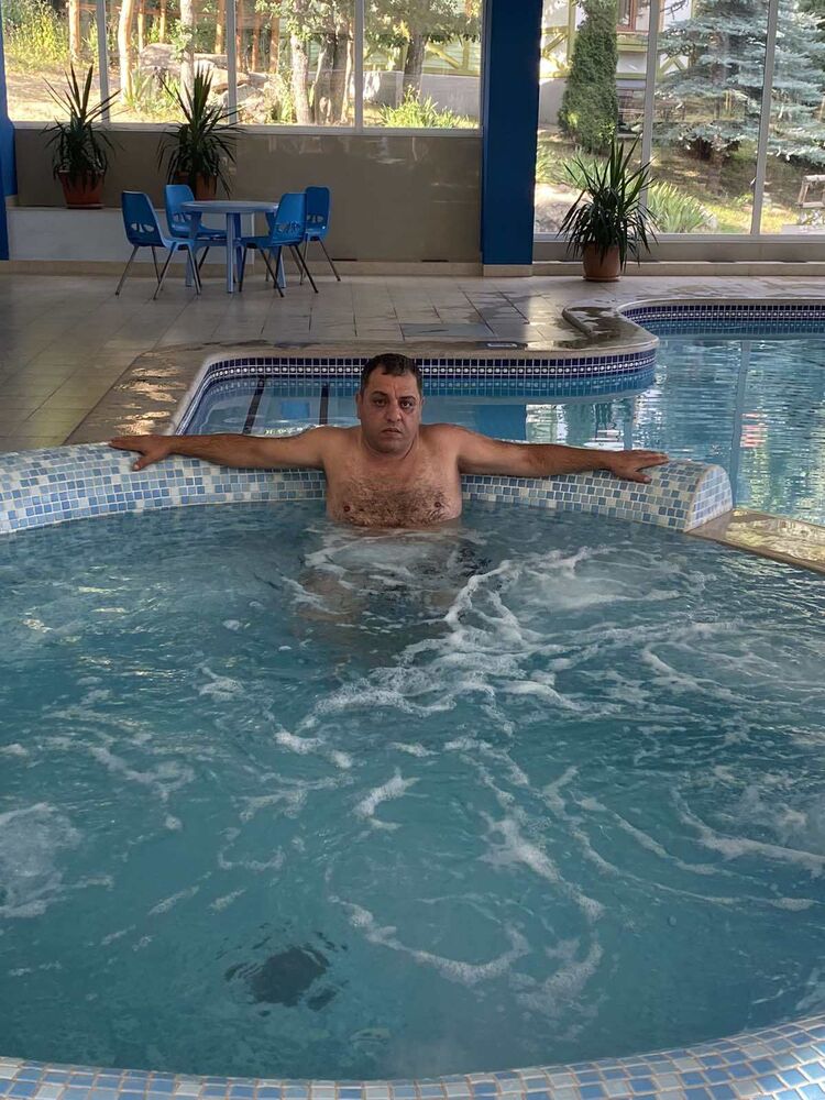  31782892  Arsen, 47 ,    