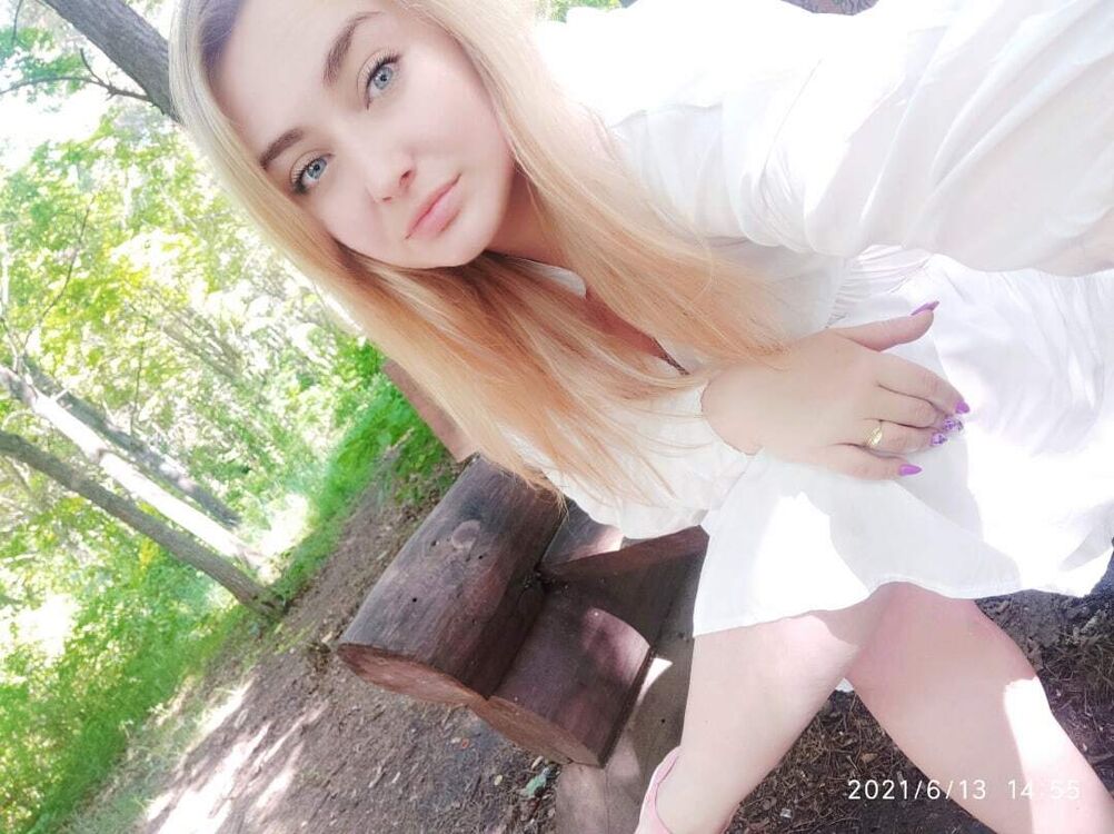  40065302  Elena, 36 ,    