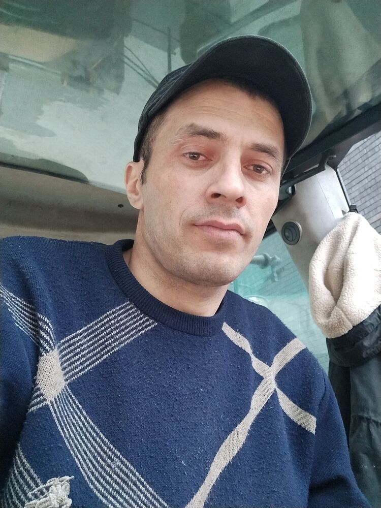  ,   Gusein, 37 ,   ,   