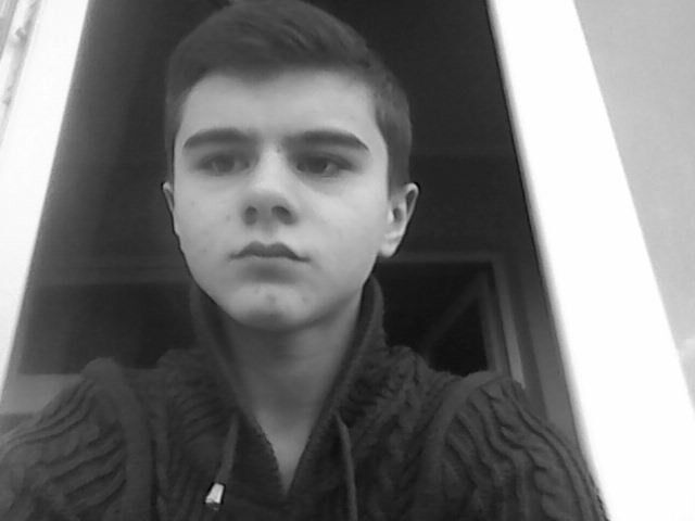  5897812  Anton, 28 ,    
